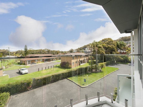 9 Cirrus @ Fingal Bay - Surfers Gold Coast 3
