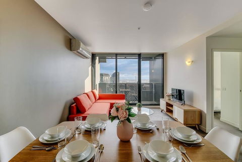 A Modern 2BR CBD Apt, City Views, FREE Parking - Surfers Gold Coast 3