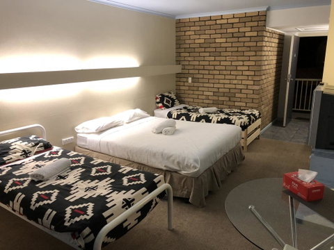 Abel Tasman Waterfront Motel - Surfers Gold Coast 1