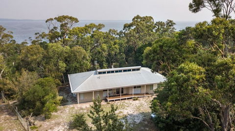 Acacia Lakehouse - The Lake At Your Doorstep - Surfers Gold Coast 0