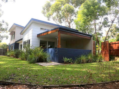 Acacia On Orion :: Jervis Bay Rentals - Surfers Gold Coast 1