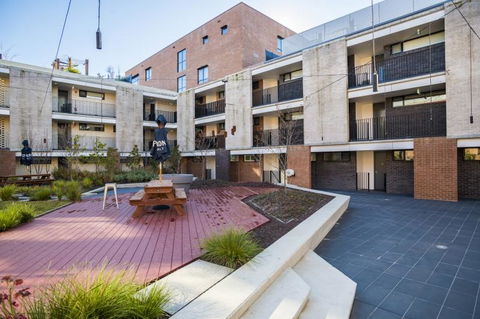 Accommodate Canberra - The Prince - Surfers Gold Coast 2
