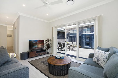 Accommodation Hunter - Adams Street Maitland - Surfers Gold Coast 1