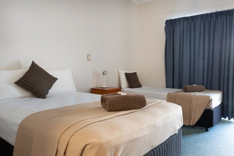 Accommodation On Denham - Surfers Gold Coast 0