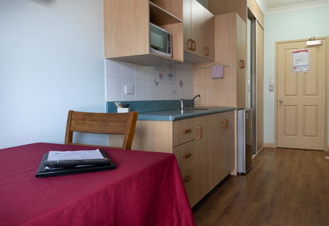 Accommodation On Denham - Surfers Gold Coast 2