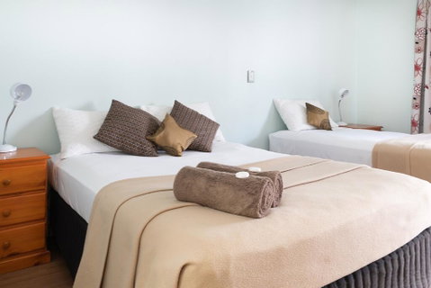 Accommodation On Denham - Surfers Gold Coast 3
