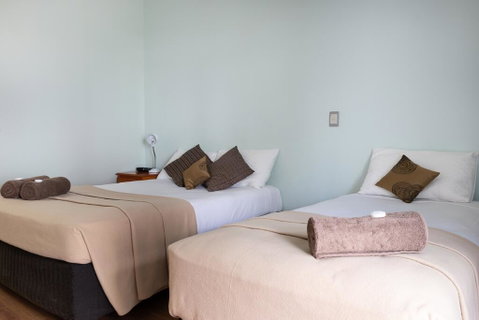 Accommodation On Denham - Surfers Gold Coast 1