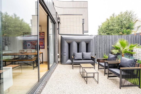 Discover An Idyllic Boho Style Retreat In Geelong - Surfers Gold Coast 2