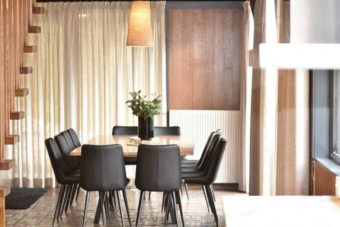 Diskin House Mt Pleasant Rd, Eltham For 16 Guests - Surfers Gold Coast 3