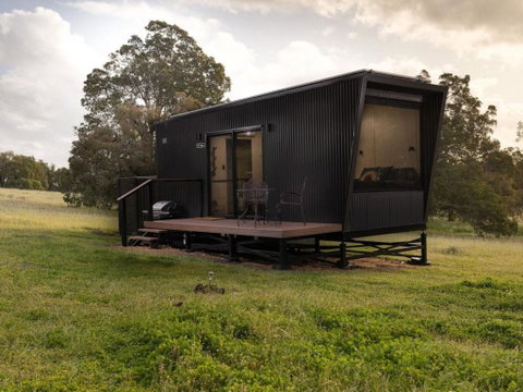 Dylan The Tiny Cabin In Chittering - Surfers Gold Coast 1