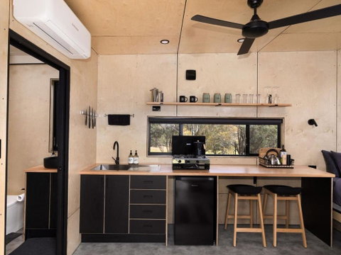 Dylan The Tiny Cabin In Chittering - Surfers Gold Coast 2
