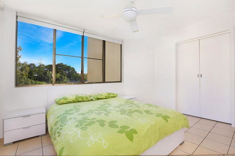 Eastbourne U4 80 Esplanade Golden Beach - Surfers Gold Coast 4