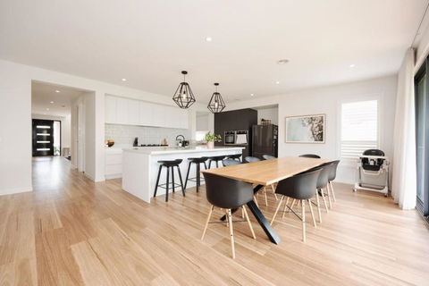 EDEN Spacious Torquay Family Escape - Surfers Gold Coast 0