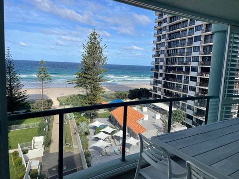 Emerald Sands Holiday Apartments - Surfers Gold Coast 2