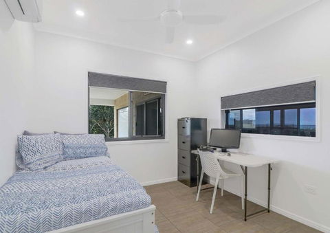 ESCAPE WITH A VIEW - Surfers Gold Coast 1