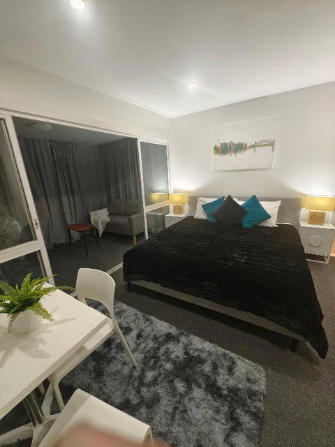 Entire Studio Apartment - Self Check-in - Surfers Gold Coast 0