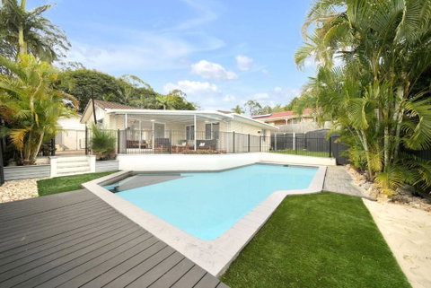 Family Escape Serene Oasis With Pool And AC - Surfers Gold Coast 0