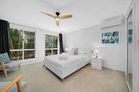 Family Escape Serene Oasis With Pool And AC - Surfers Gold Coast 2