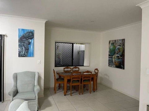 Georgina Townhouse - Surfers Gold Coast 3