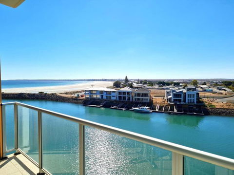 Glam Apartment 21 - Surfers Gold Coast 0