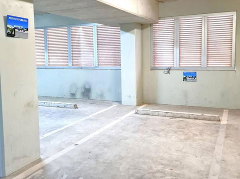 Glam Apartment 21 - Surfers Gold Coast 1