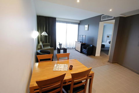 Golden Pebble Hotel - Surfers Gold Coast 3