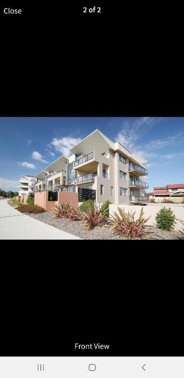 GREENWAY WATERS 2 Bed Apartment - Surfers Gold Coast 0