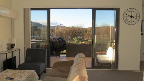 GREENWAY WATERS 2 Bed Apartment - Surfers Gold Coast 3