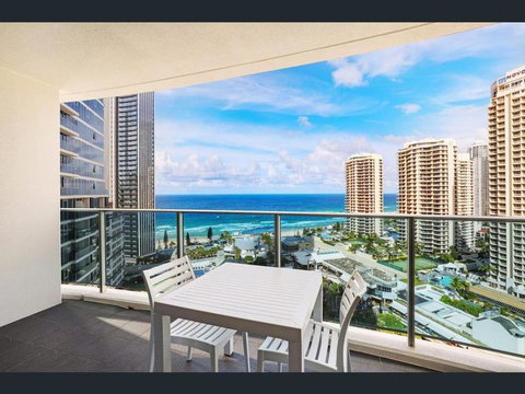 H-Residences Private Apartments - Hosted By Coastal Letting - Surfers Gold Coast 2