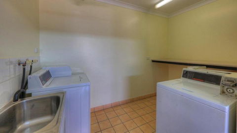 Heritage Lodge Motel - Surfers Gold Coast 1