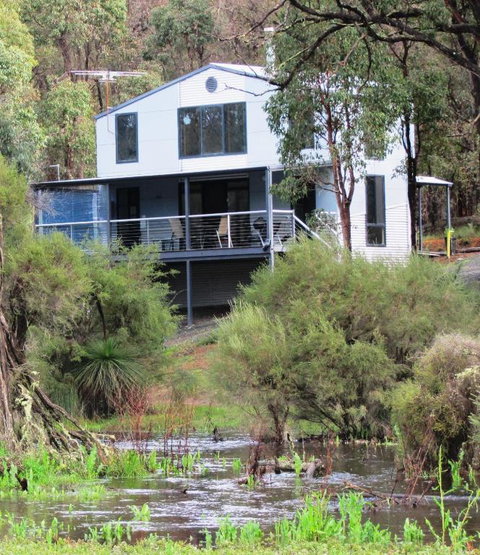 Hidden Grove Retreat - Surfers Gold Coast 0