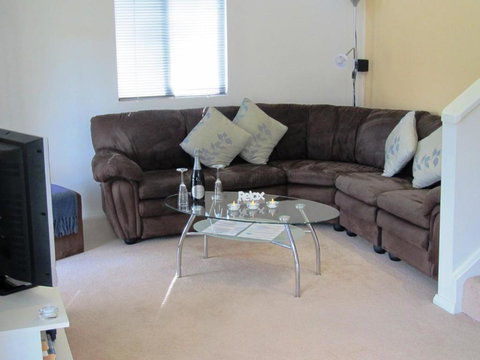 Hidden Grove Retreat - Surfers Gold Coast 2