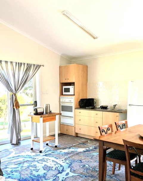 Hilltop Riverview Retreat - Surfers Gold Coast 3