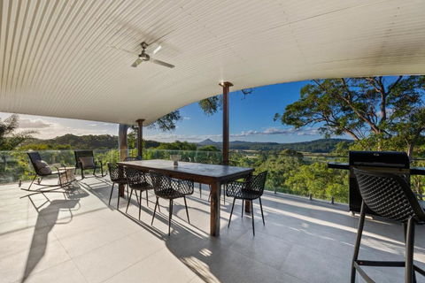 Hinterland Dreamers Poolside Retreat - Surfers Gold Coast 1