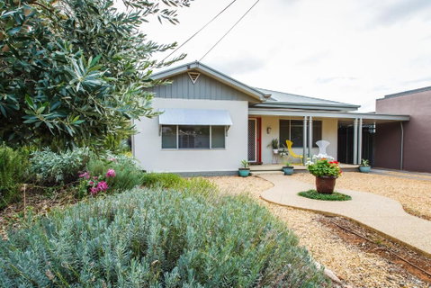 Indulge Homes - 77 Olive - Surfers Gold Coast 1
