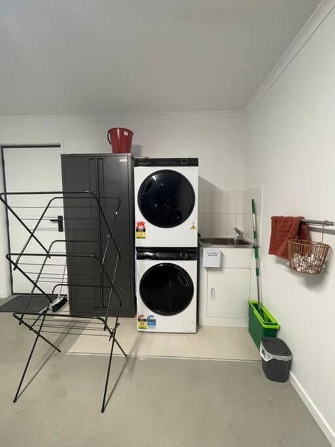 Home In Brighton - Surfers Gold Coast 3