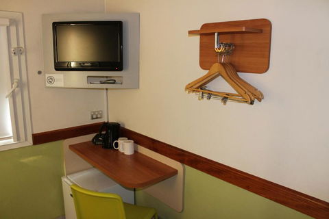 Ibis Budget - Melbourne Airport - Surfers Gold Coast 3