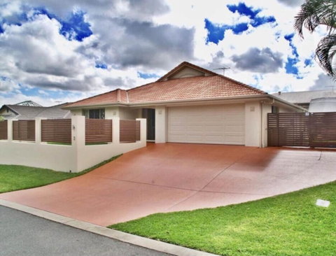 Immaculate House, Indulgent Living! - Surfers Gold Coast 0