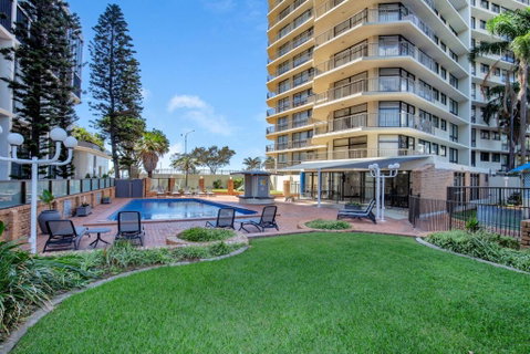 Imperial Surf Private Apartment - Surfers Gold Coast 2