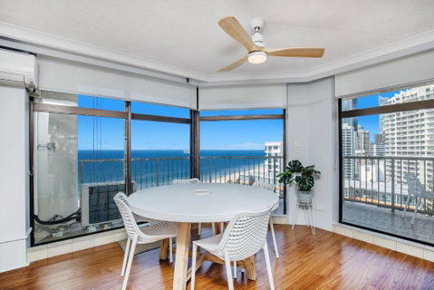 Imperial Surf Private Apartment - Surfers Gold Coast 3