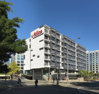Adina Apartment Hotel Sydney Airport - Surfers Gold Coast