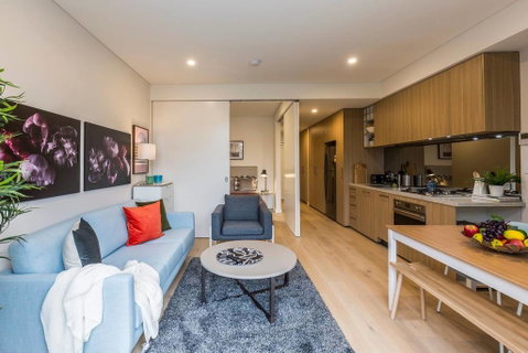 Air Conditioned One Bedroom With Pool Close To CBD - Surfers Gold Coast 3