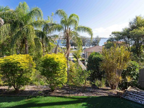 Aislinn' 3/273 Corrie Parade - Air Con, Water Views, BBQ - Surfers Gold Coast 3