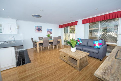Ajax Avenue 2/35 - Nelson Bay - Surfers Gold Coast 1