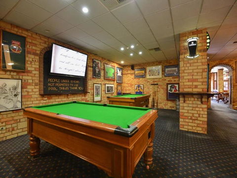 Albion Hotel - Surfers Gold Coast 2