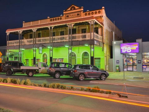 Albion Hotel - Surfers Gold Coast 1