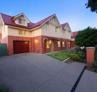 Albury Suites - Schubach Street - Surfers Gold Coast