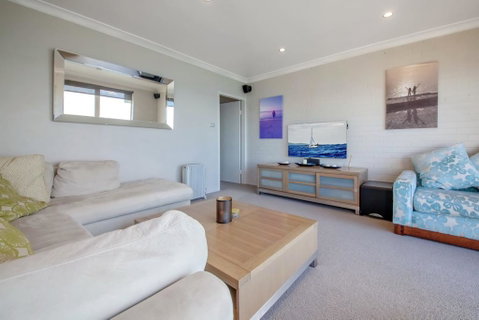 Alcheringa Unit 3 & 4, 32 Sandy Point Road - Surfers Gold Coast 2