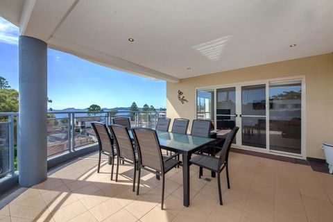 Alta Mira, Unit 14, 12 - 14 Soldiers Point Rd - Surfers Gold Coast 0