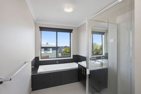 Alyxia Escape 15 - Surfers Gold Coast 2